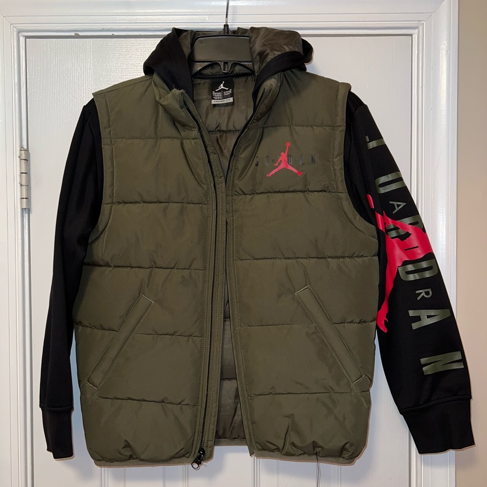 Air Jordan Nike Therma-Fit Boy’s Jacket- Size Youth Medium (10-12)